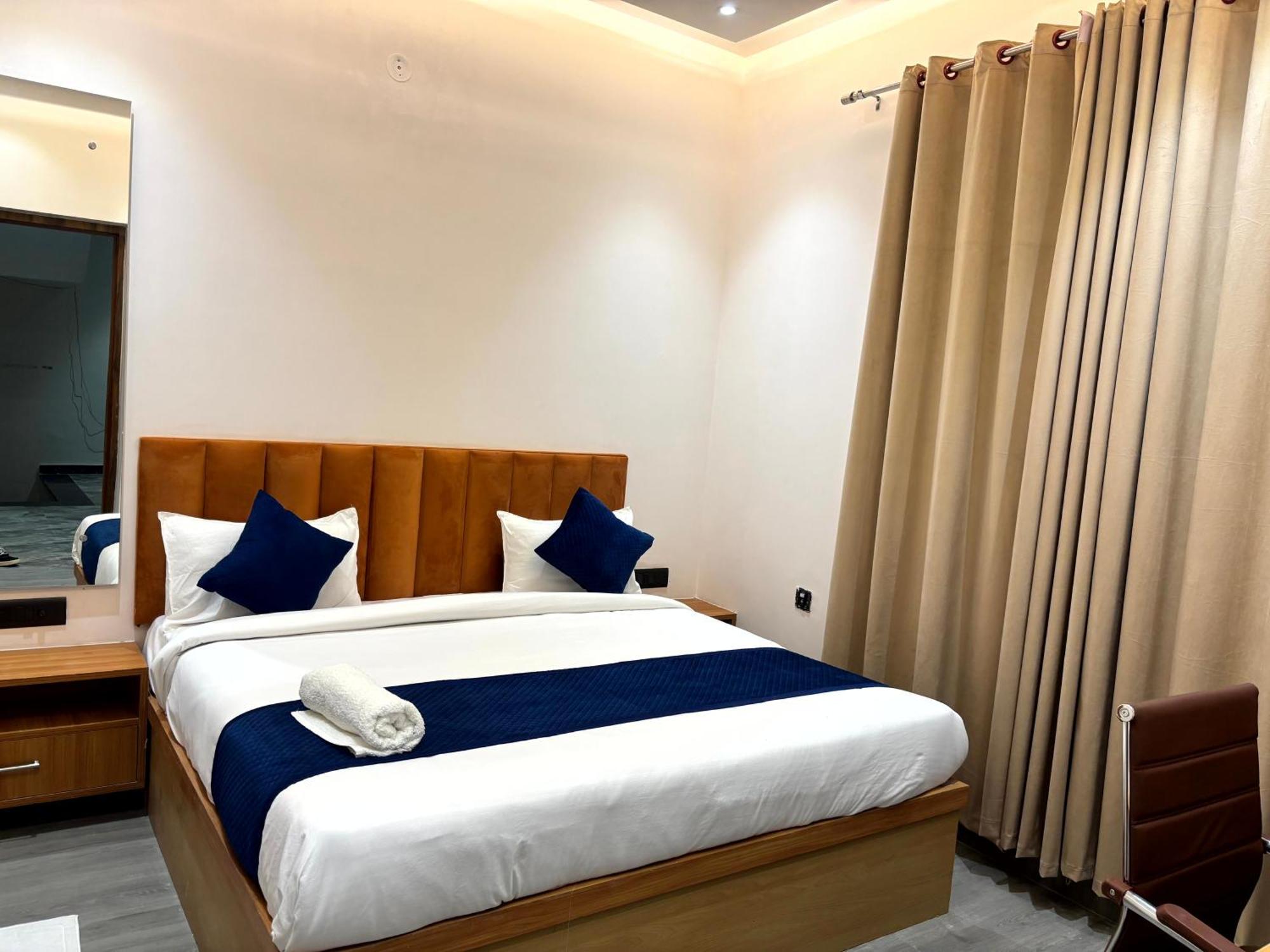 Hotel Taj Way By Jyoti Villa Agra  Esterno foto