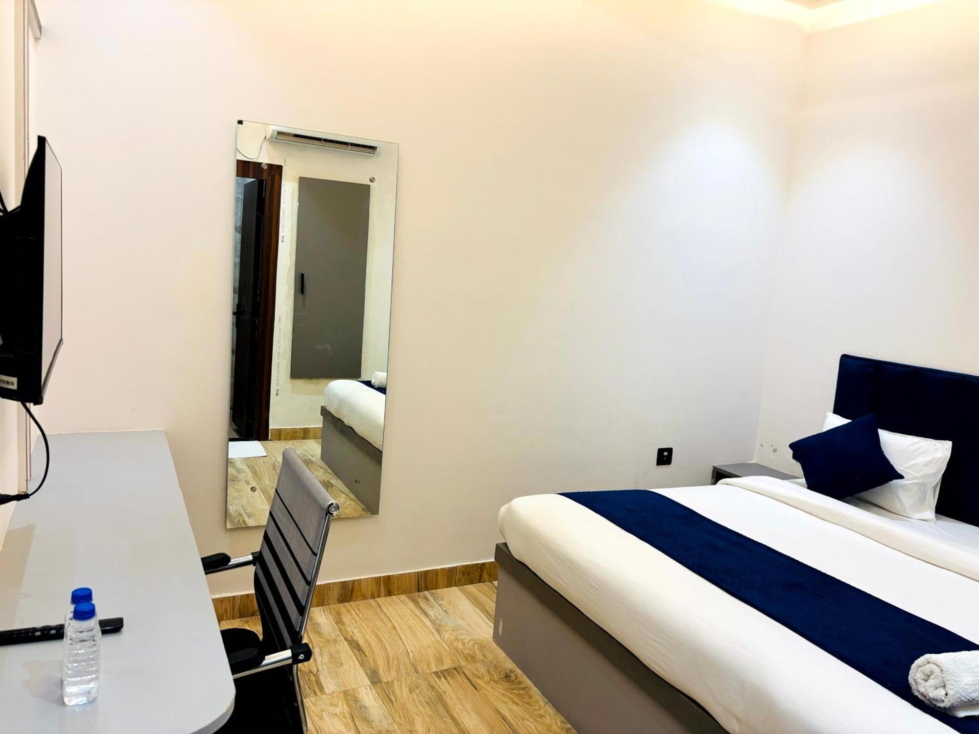 Hotel Taj Way By Jyoti Villa Agra  Esterno foto